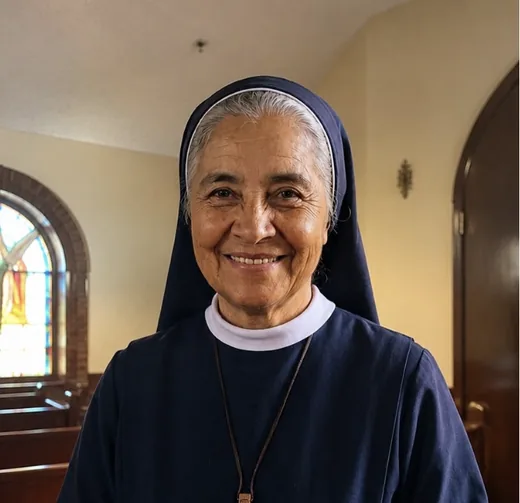 Hermana Clara Luz en el huerto del convento